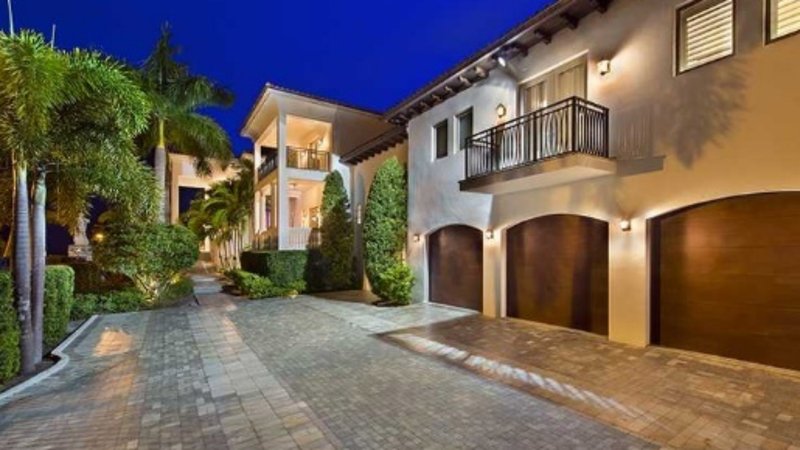 lebron-james-house-031915-ftr-redfin_bc1an3hwxesr1izi8re7cesi4